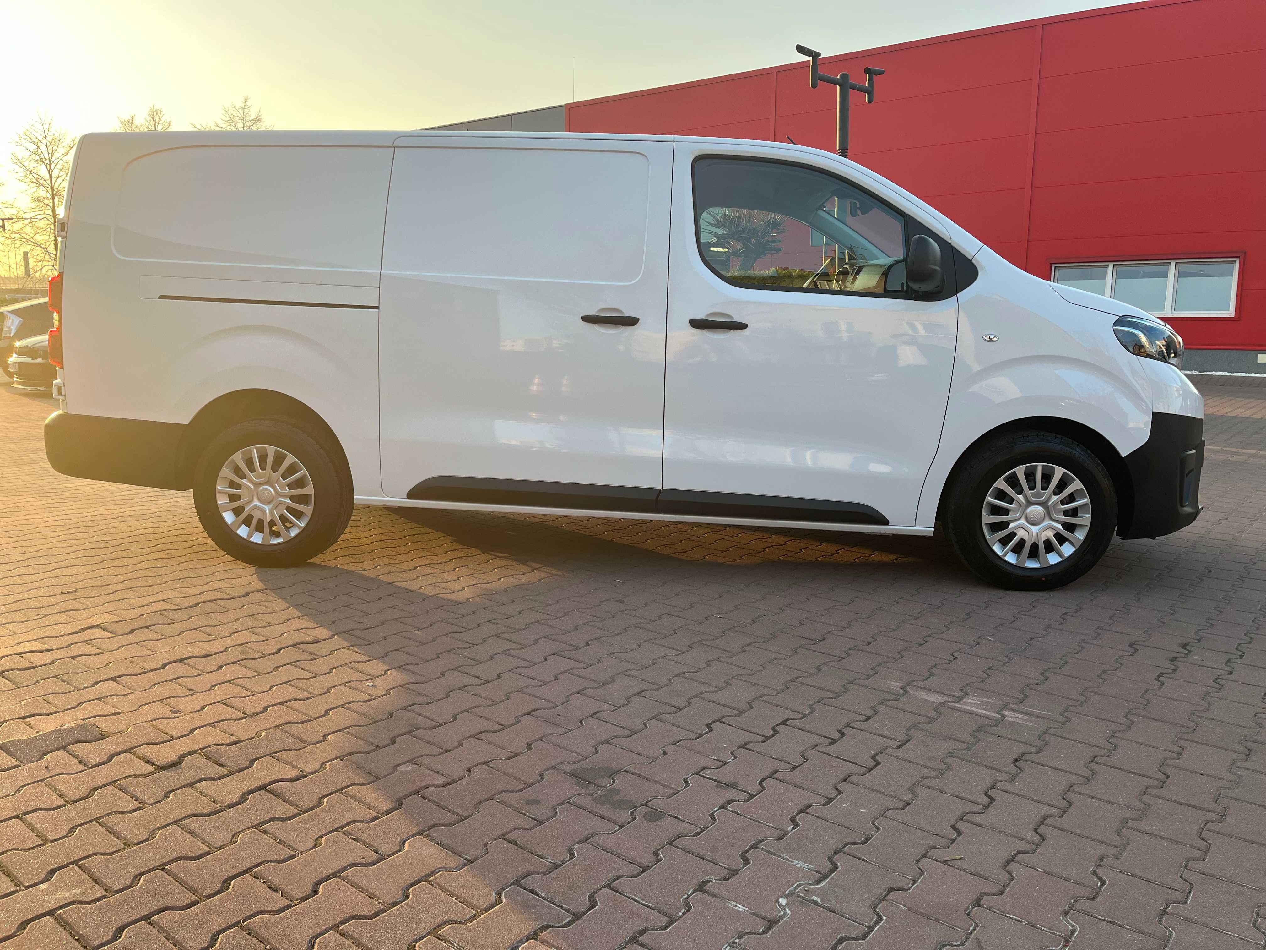 Toyota Proace XL wynajem z wykupem  w kwocie 3450zł bez BIK