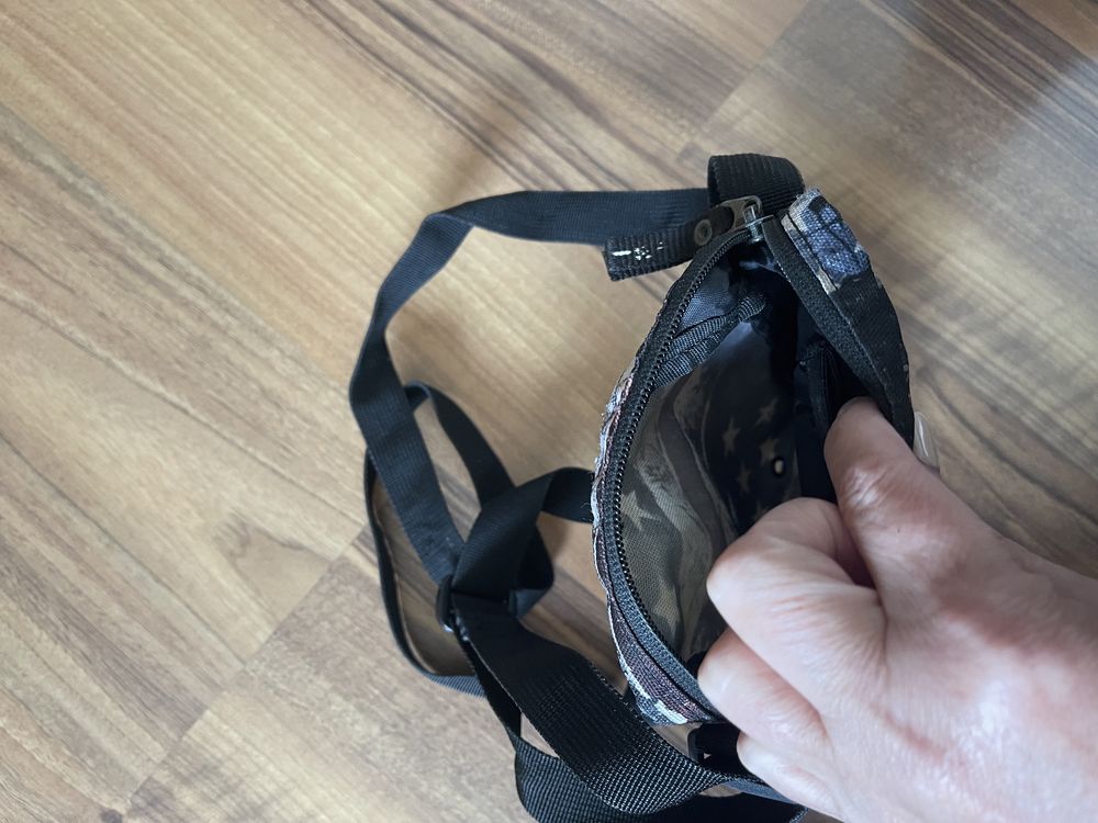 Saszetka na ramię marki Converse