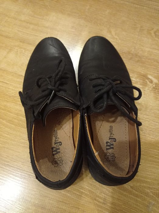 Buty chłopięce eleganckie r. 34. półbuty Komunia Święta