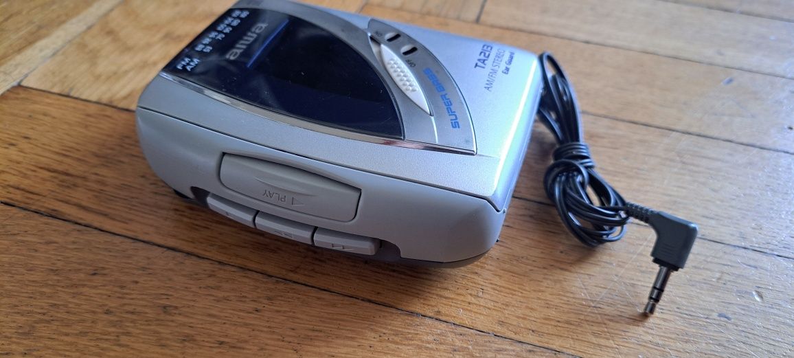 walkman  z radiem  aiwa ta213