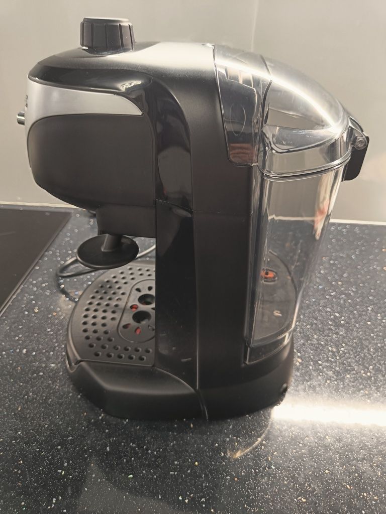 Kolbowy ekspres ciśnieniowy De'Longhi EC 220.CD 1100 W czarny