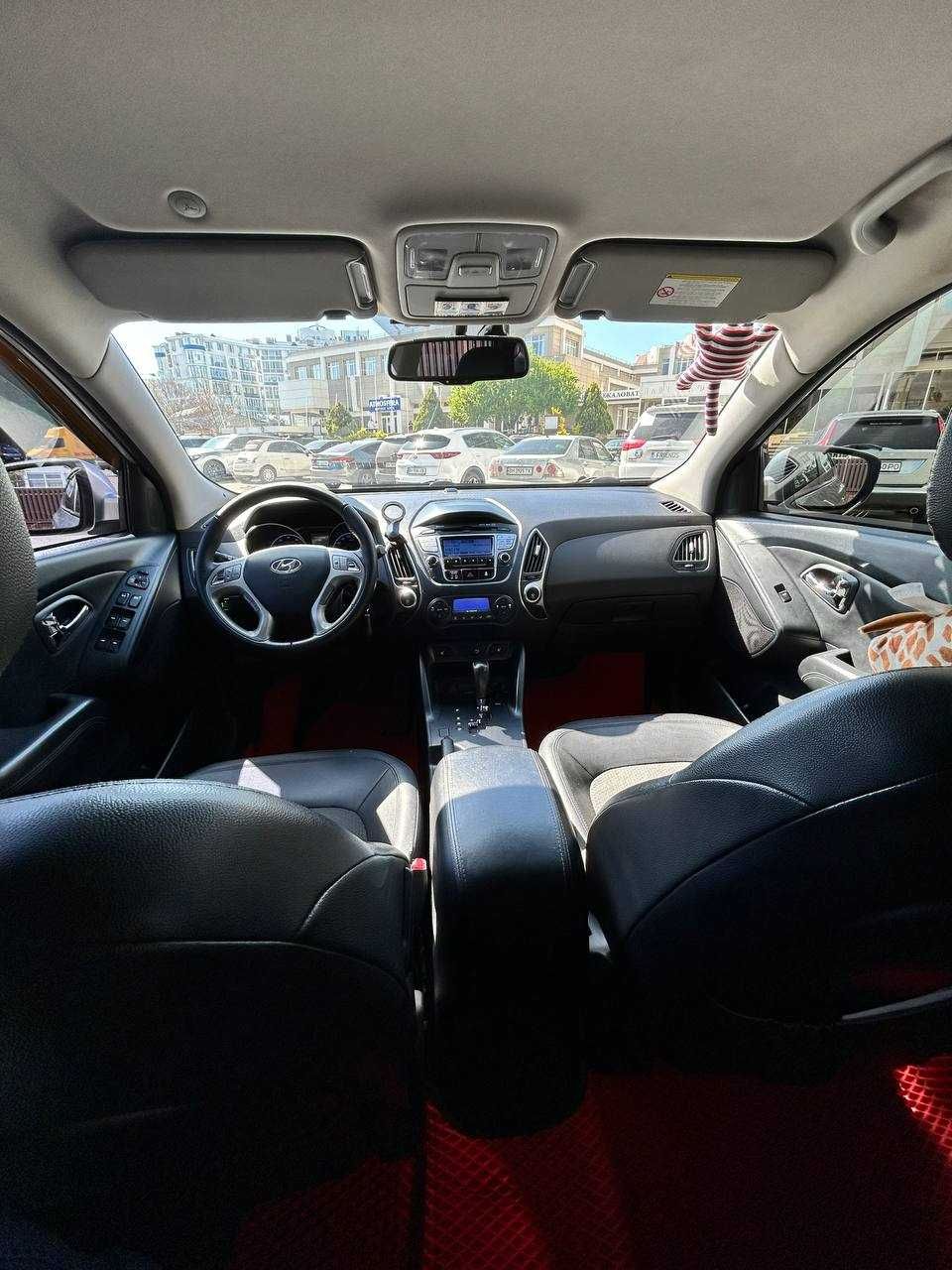 Hyundai ix35 2012 газ/бензин в идеальном состоянии не требует вложений