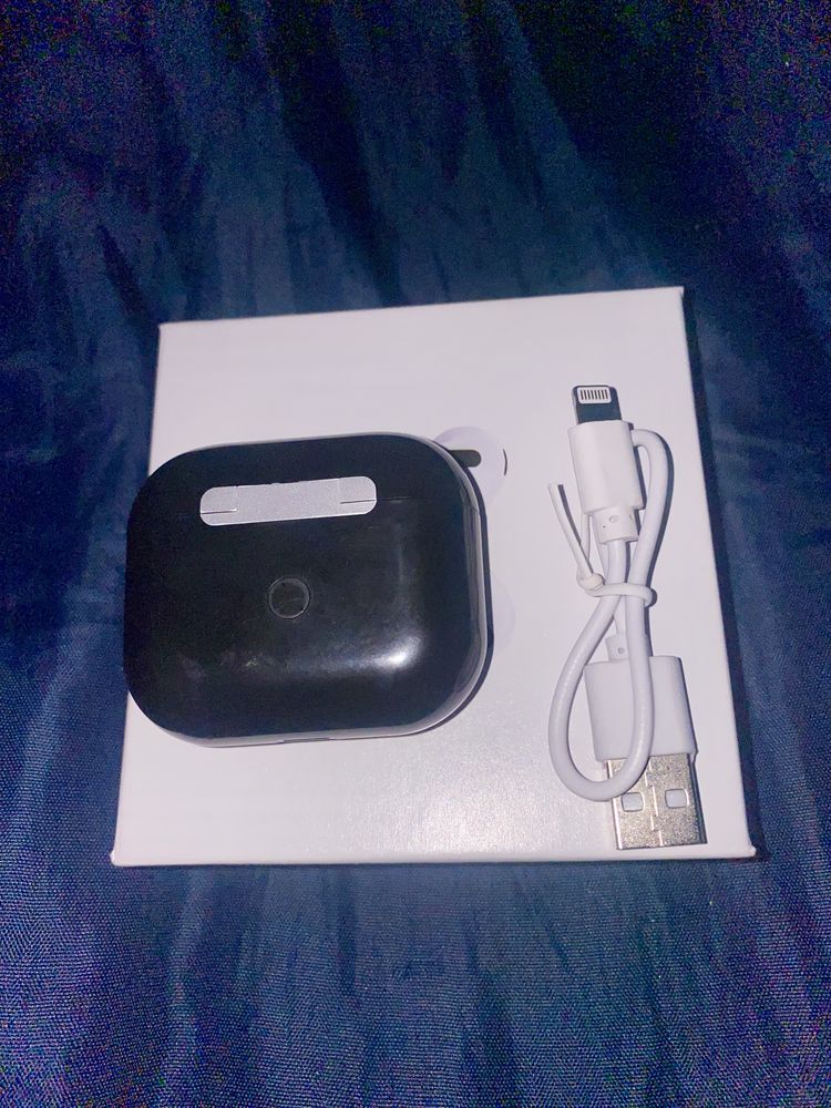 AirPods   4  ANC