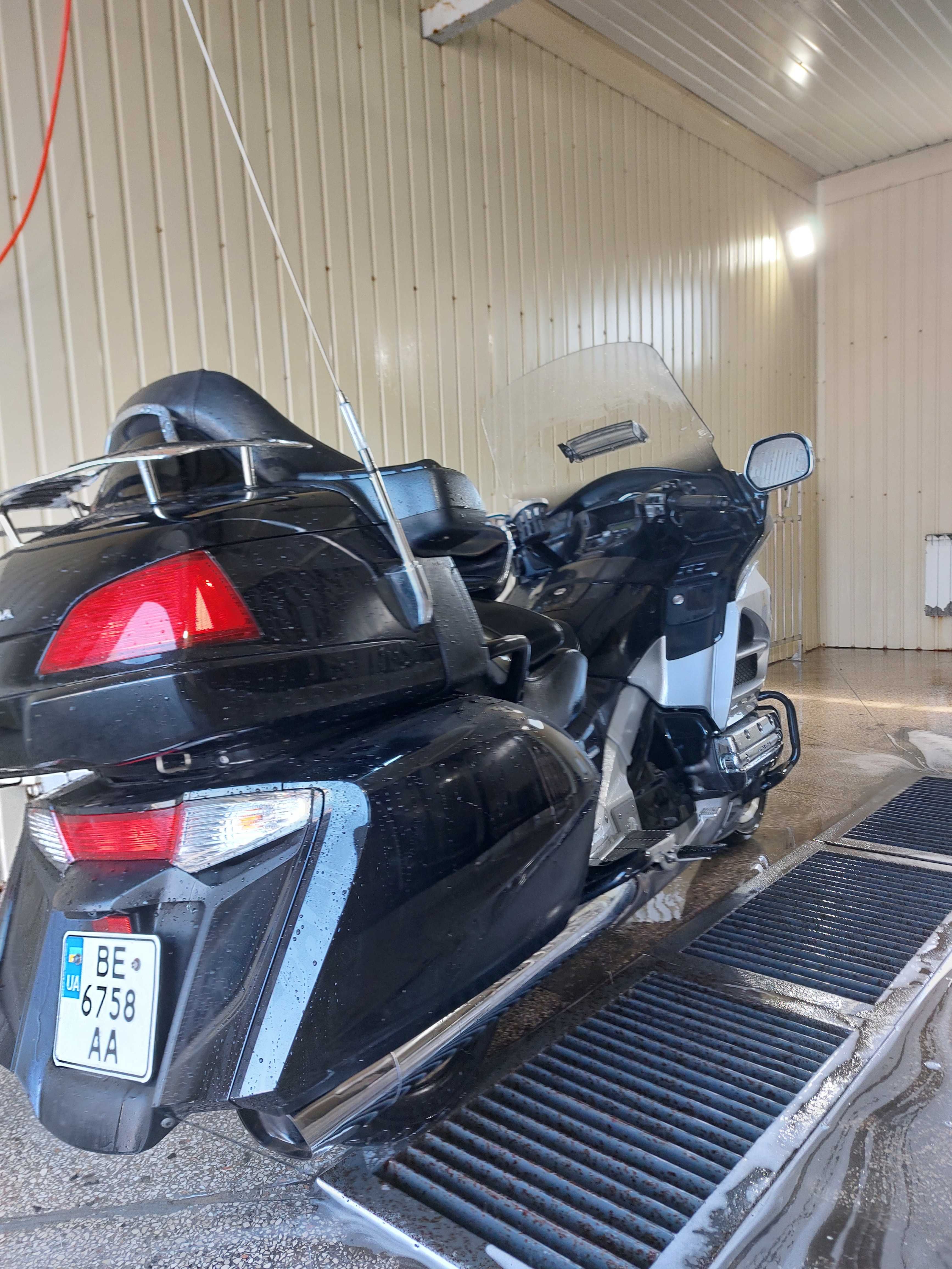 HONDA GL 1800 Продам