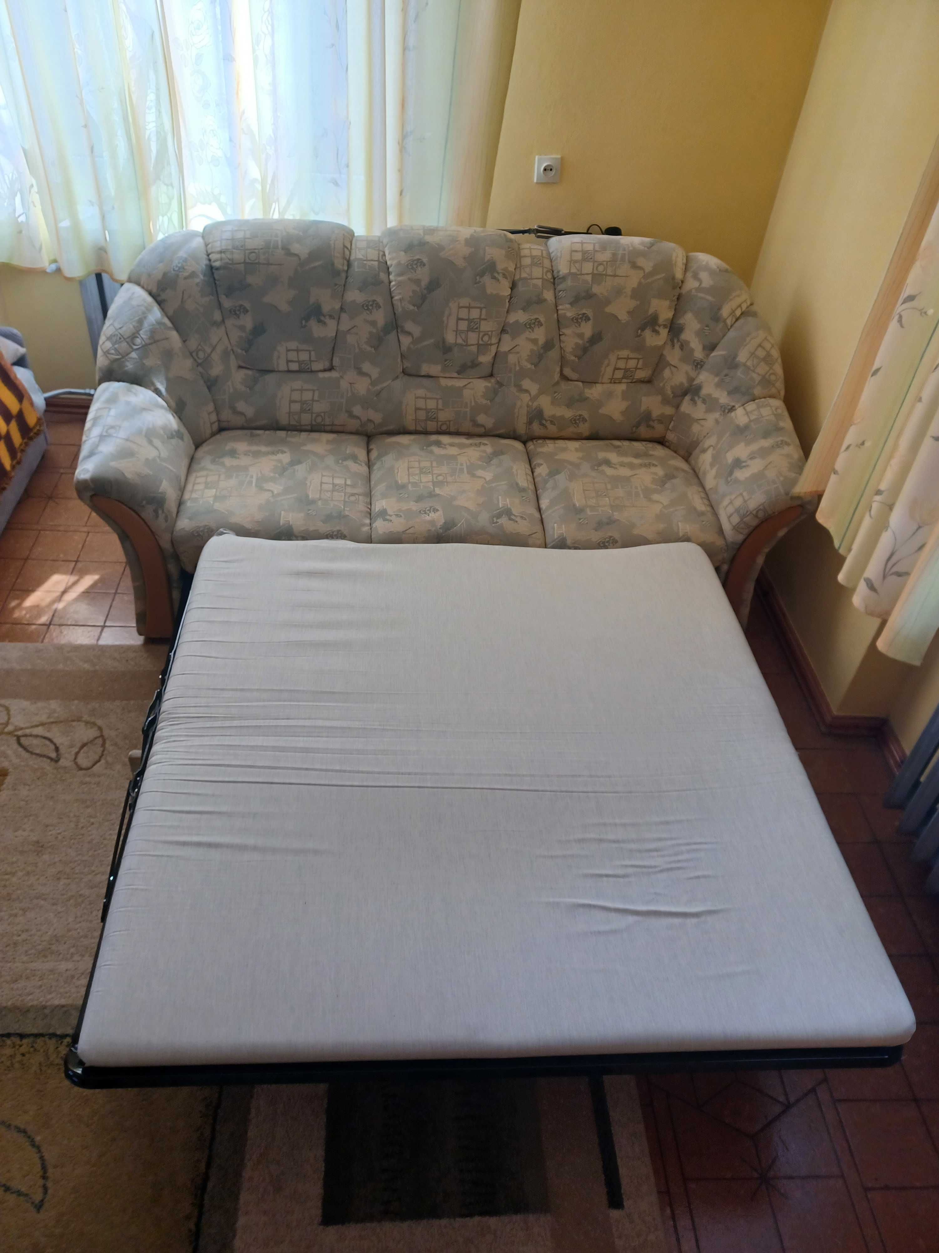 Zestaw wypoczynkowy sofa plus dwa fotele i dwie pufy