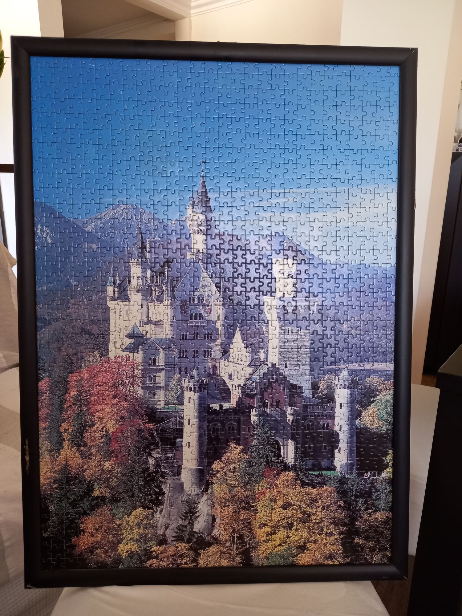 Obraz zamek Neuschwanstein puzzle w ramię czarnej