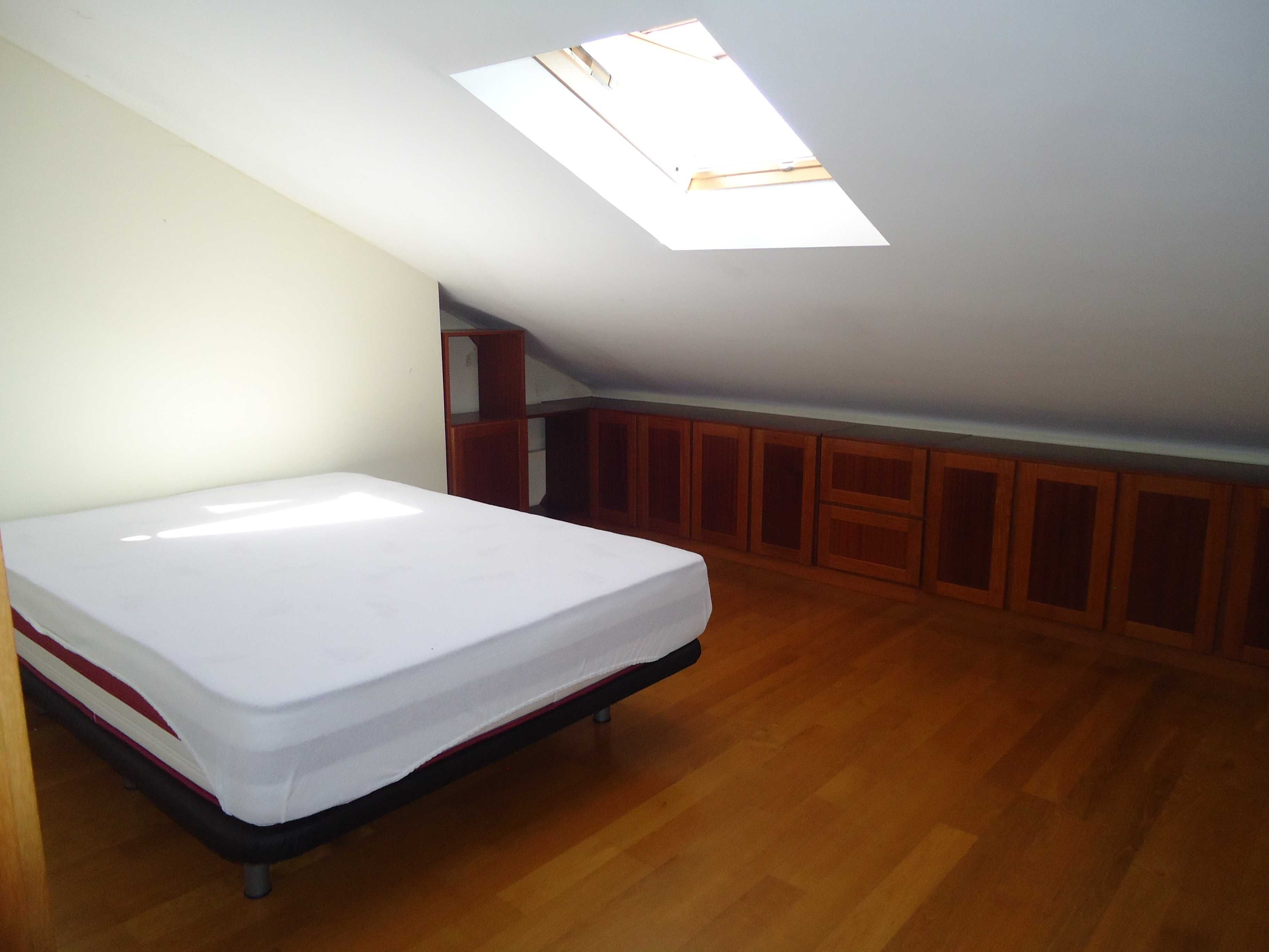 Quarto no Vale das Flores