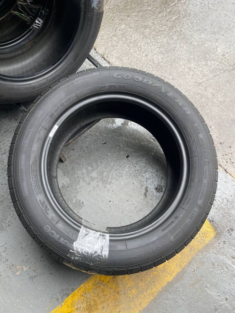 Шини літні R17 235 55 GoodYear Excellence Склад Осокорки