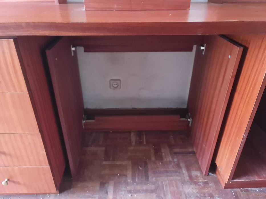 Secretaria em madeira maciça