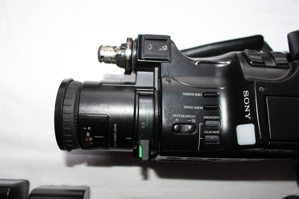 Видеокамера винтажная плёночная Sony CCD-F70 полный комплект! Япония