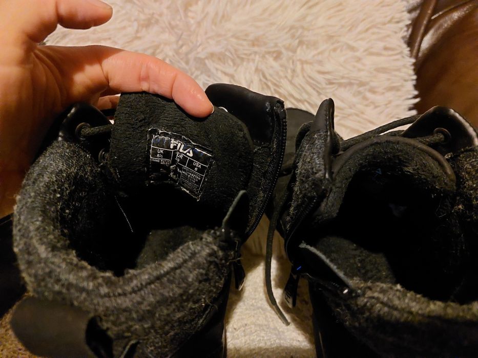 Buty, trzewiki zimowe męskie chłopięce ocieplane czarne Fila 39