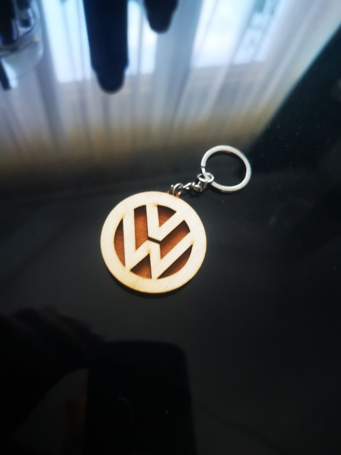 Bryloczek drewniany VW