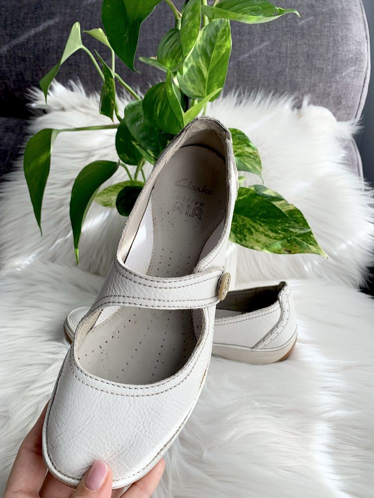 Clarks 38 białe mokasyny skóra naturalna