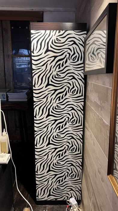 Móvel com 8 compartimentos