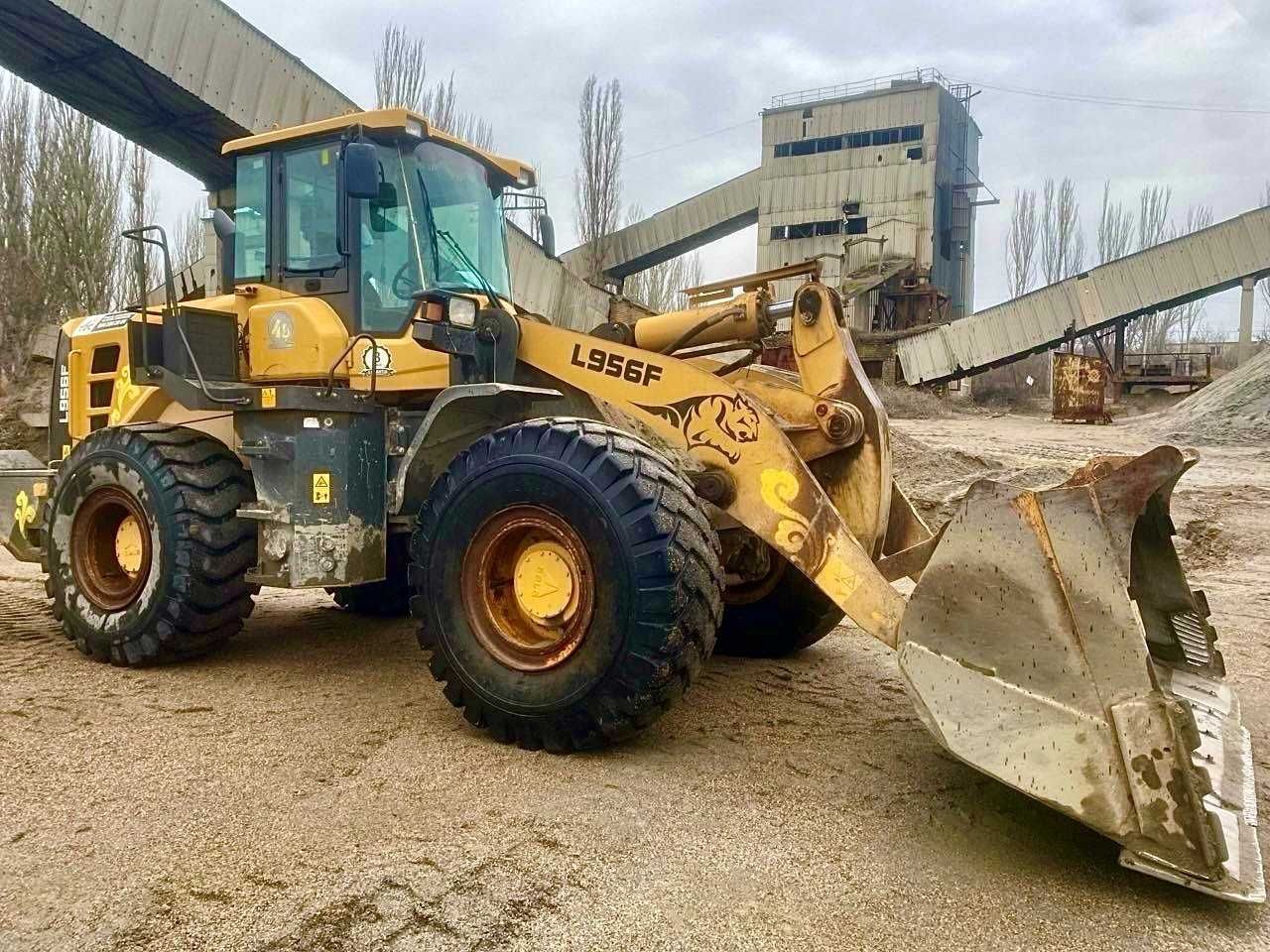 Фронтальний навантажувач SDLG L 956FH