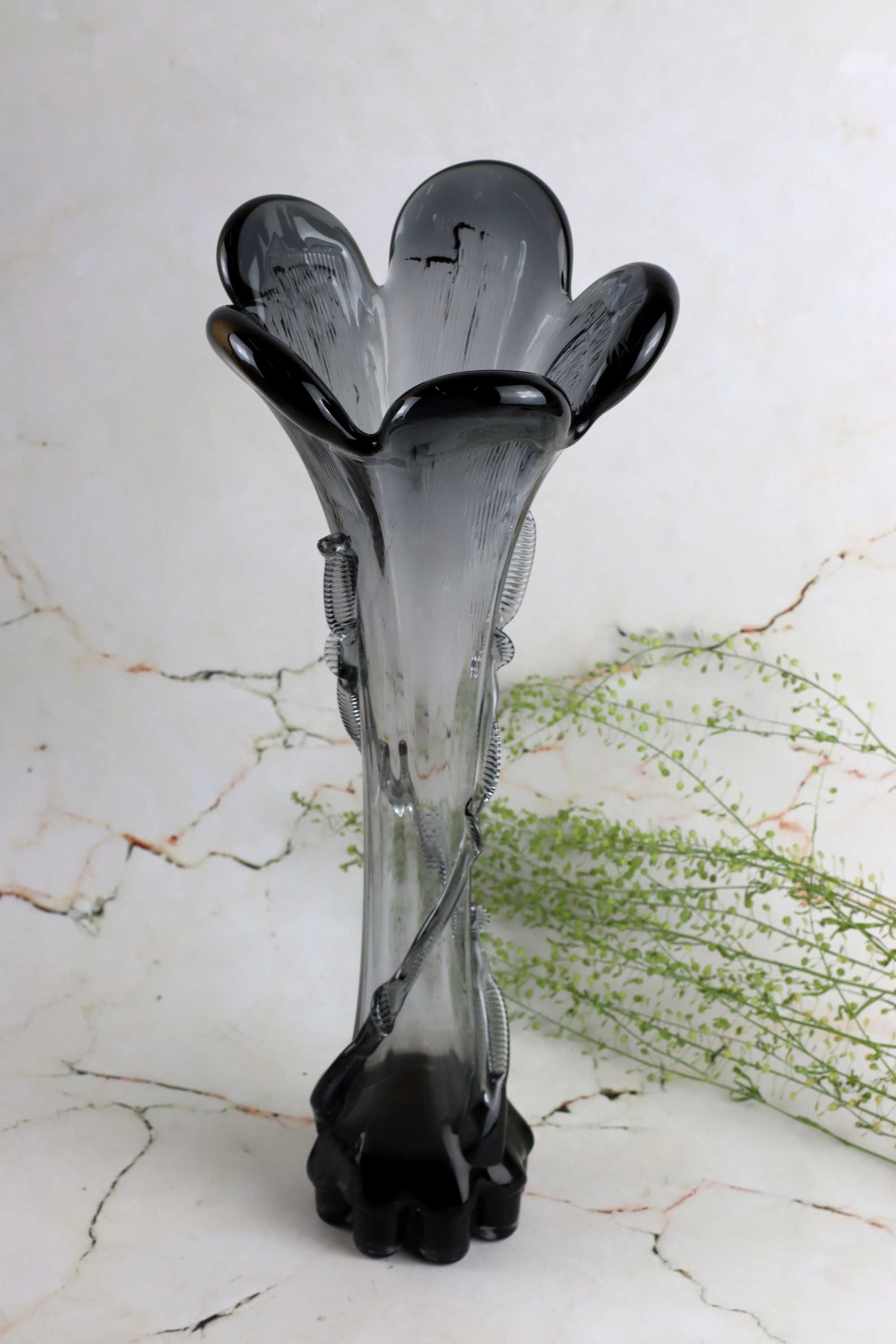 Szary szklany wazon z oplotem vintage prl retro szkło