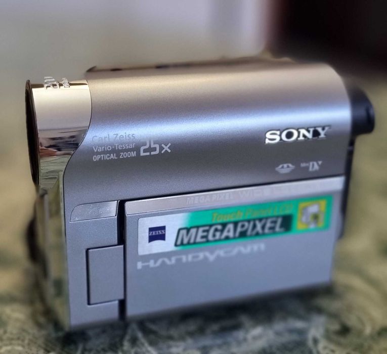 Vendo Handycam SONY com mala de transporte
