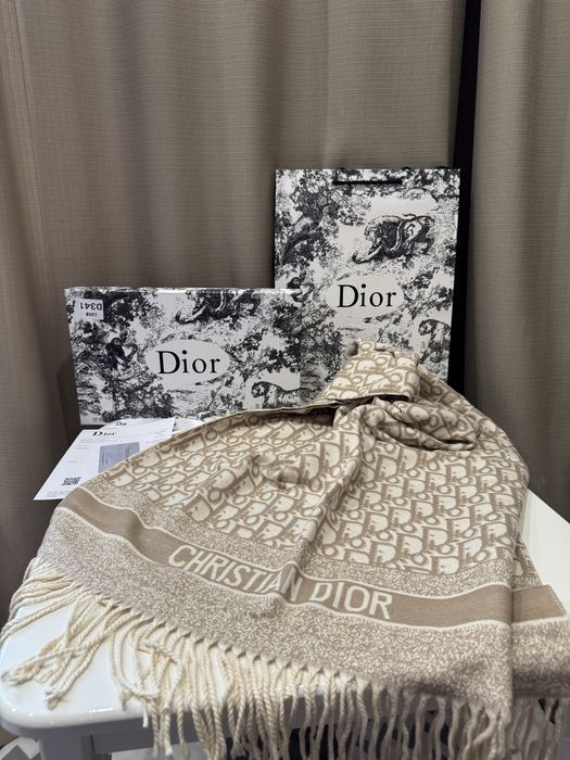 Шарф теплий Dior порарунок в коробці Діор палантин