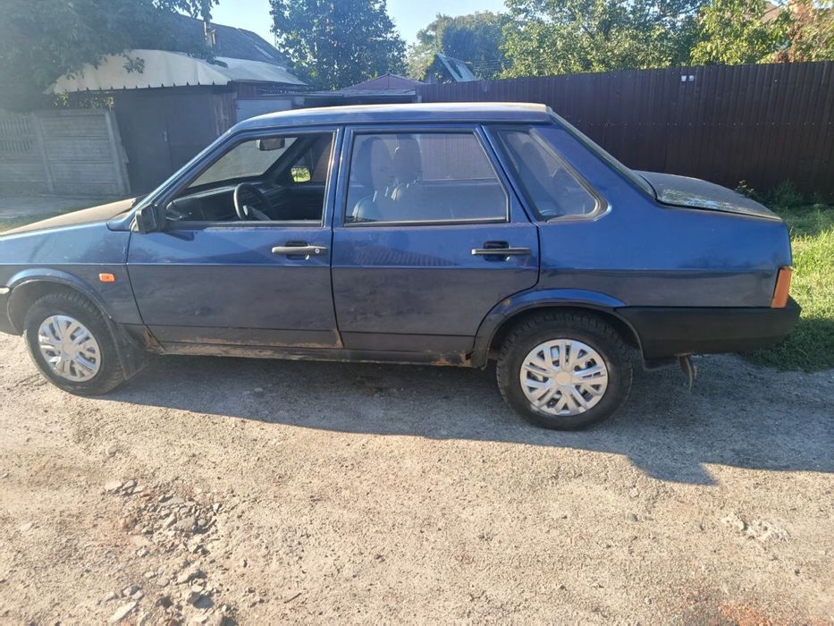 ВАЗ 21099, 2005 г 1.5 инжектор надёжный и экономичный авто