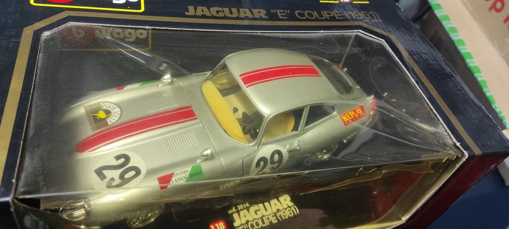 1/18 Jaguar e coupé 29 Burago carro coleção miniatura