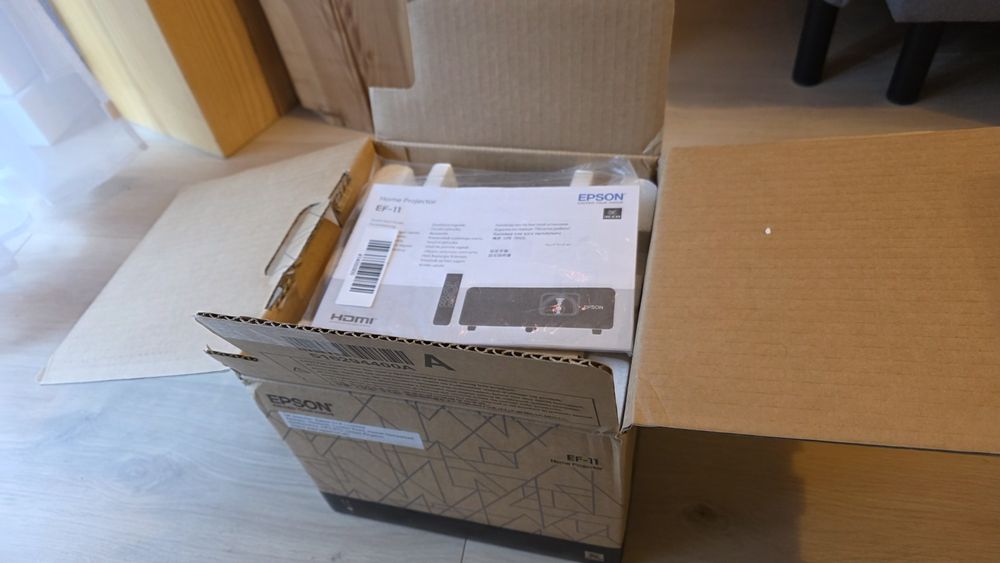 Epson EF-11. Projektor laserowy NA GWARANCJI + Xiaomi TV 4K Stick