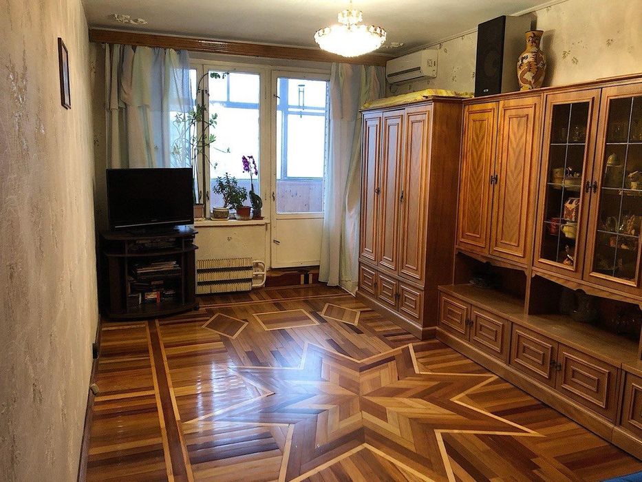 Продам 3 к.кв. на Салтовке в 522-м микр-не микр-не