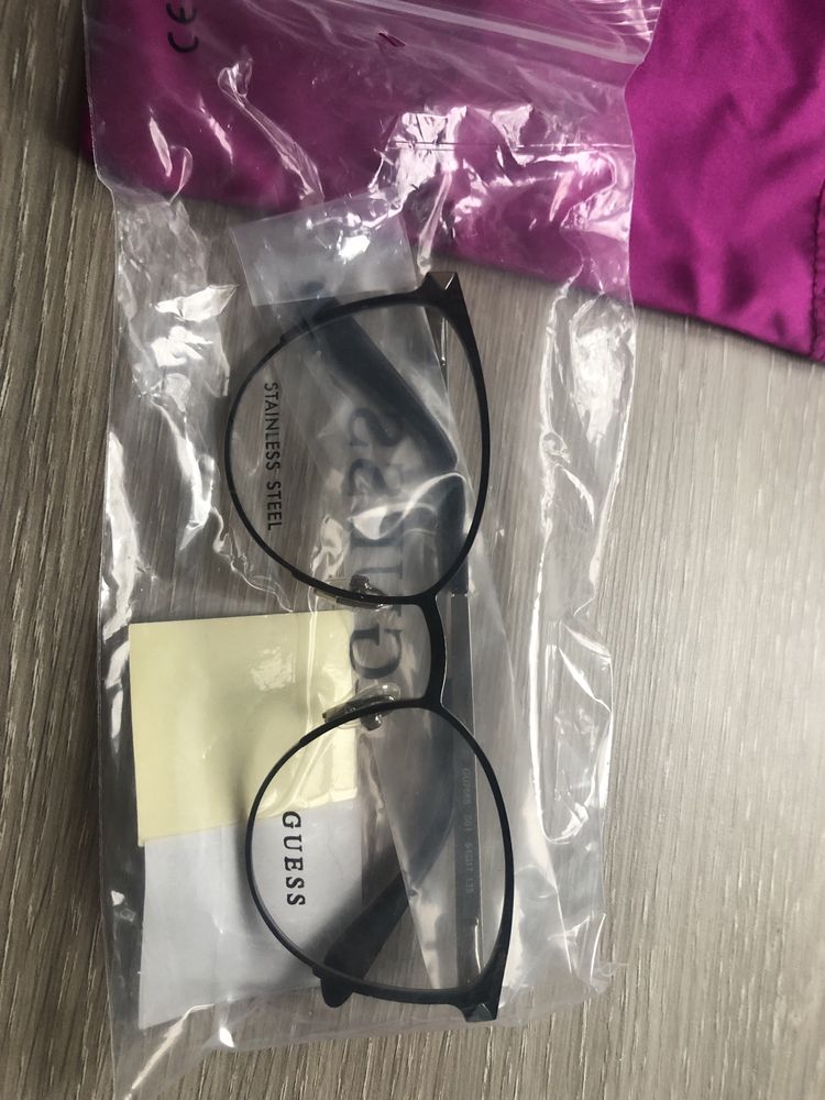 Nowe oprawki okulary korekcyjne Guess +etui Guess CENA DO NEGOCJSCJI!!