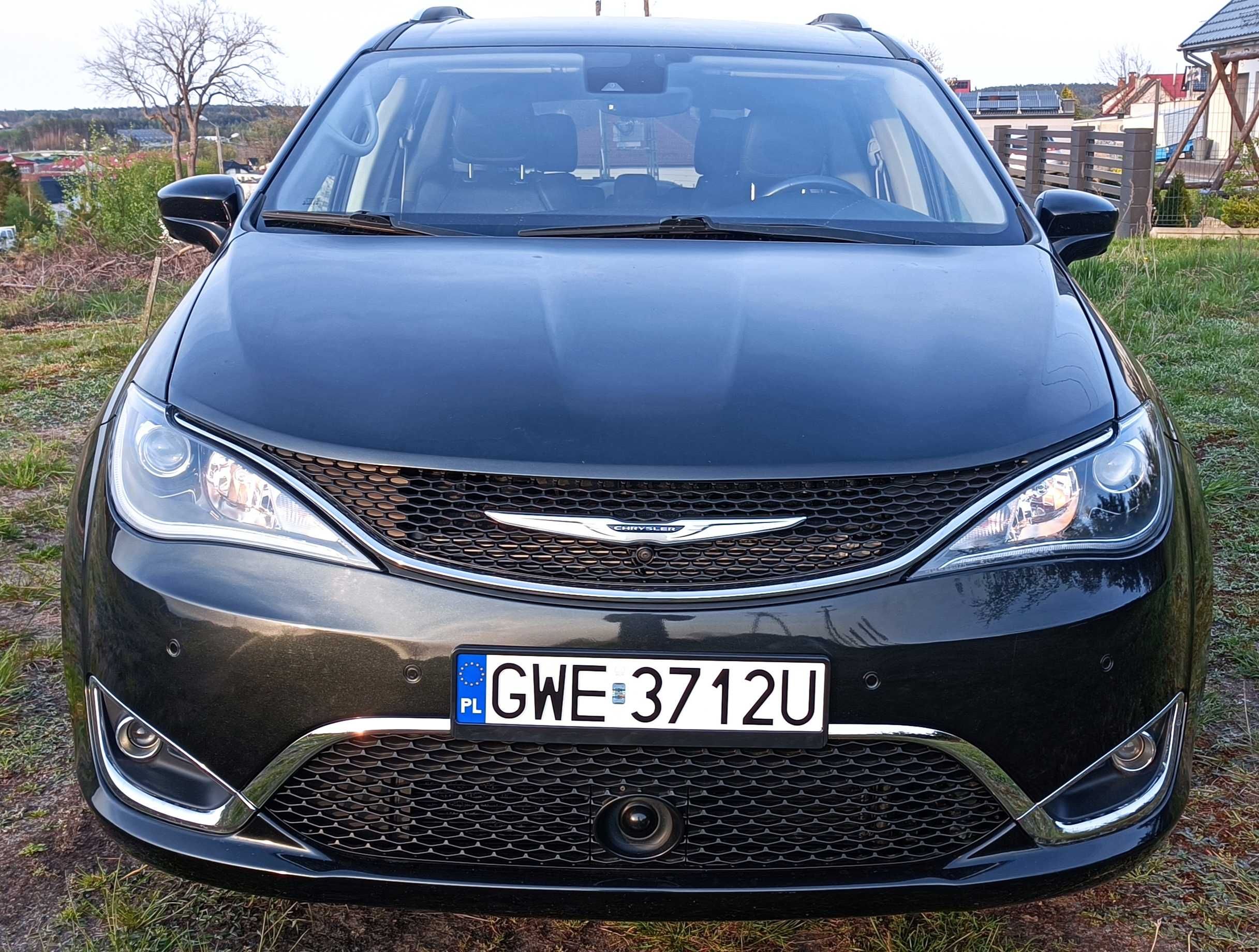 Chrysler Pacifica 7 osobowa, ładna, zadbana i z małym przebiegiem.