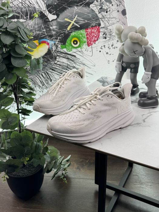 Кросівки Hoka Clifton 9 39 розмір Е6567