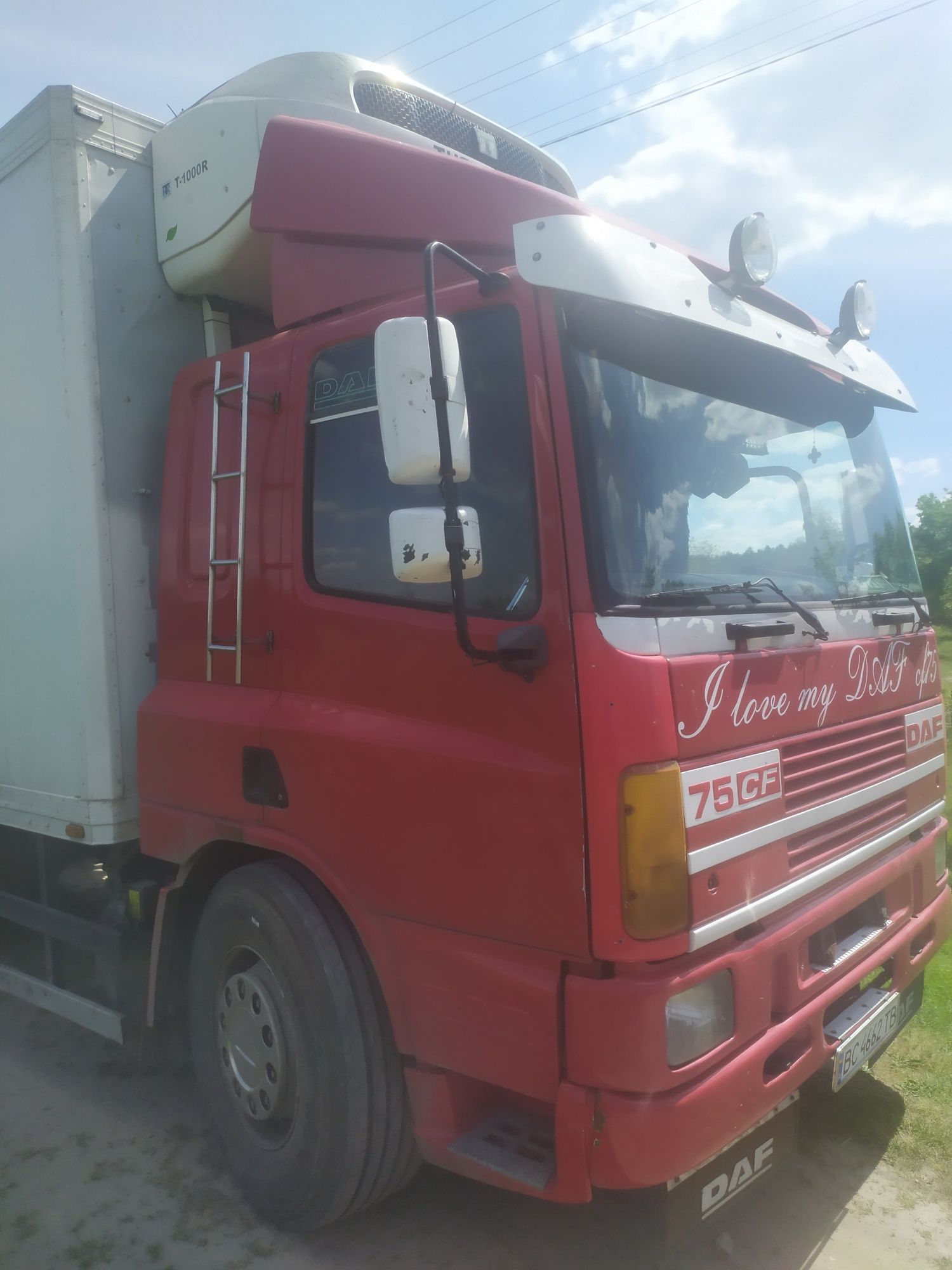 Продам вантажне авто DAF 75320