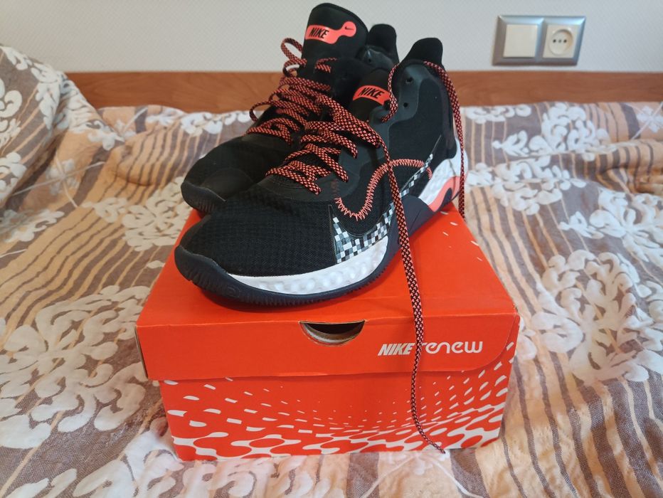 Баскетбольні кросівки NIKE RENEW ELEVATE 44 розмір