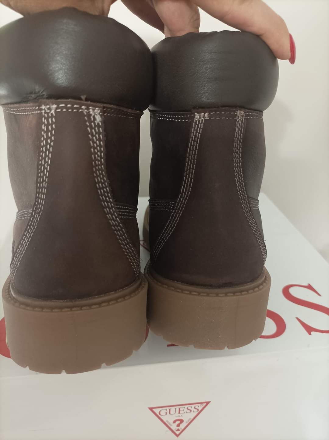 Buty marki GUESS rozmiar 41