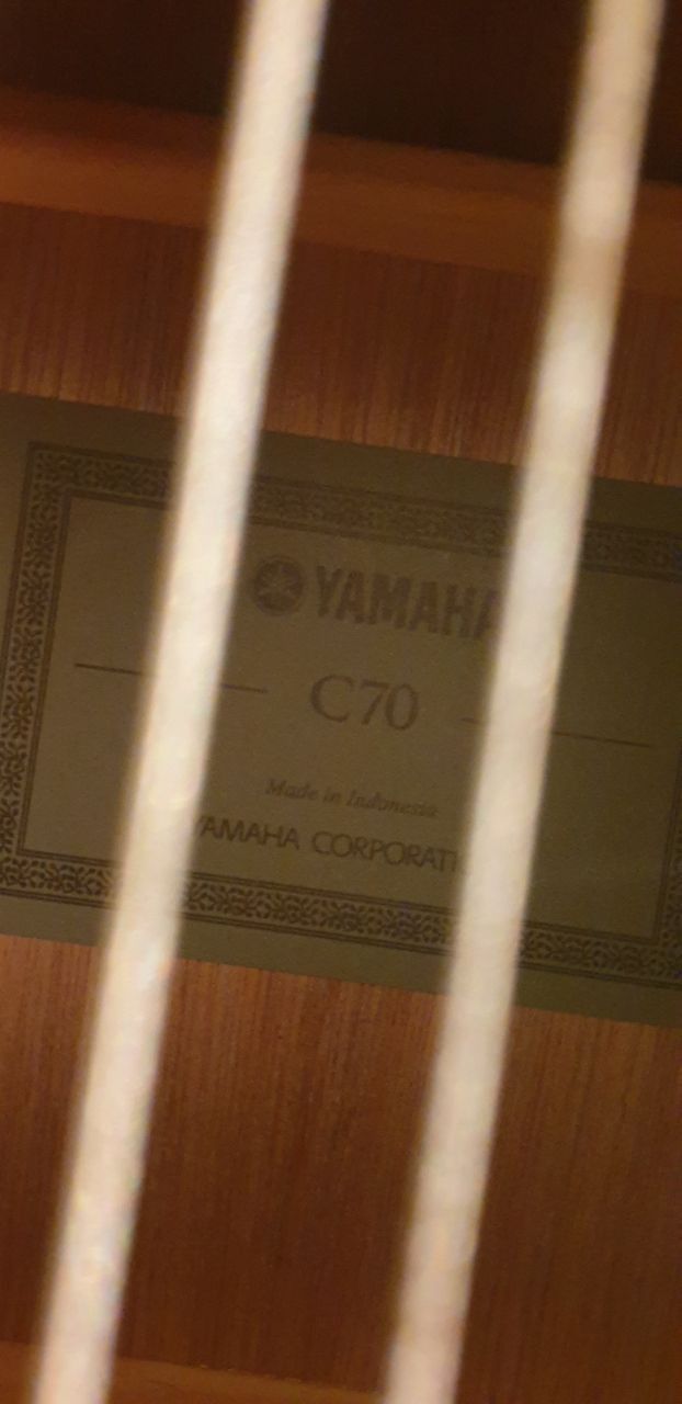 Класична гітара Yamaha C70 та c40m