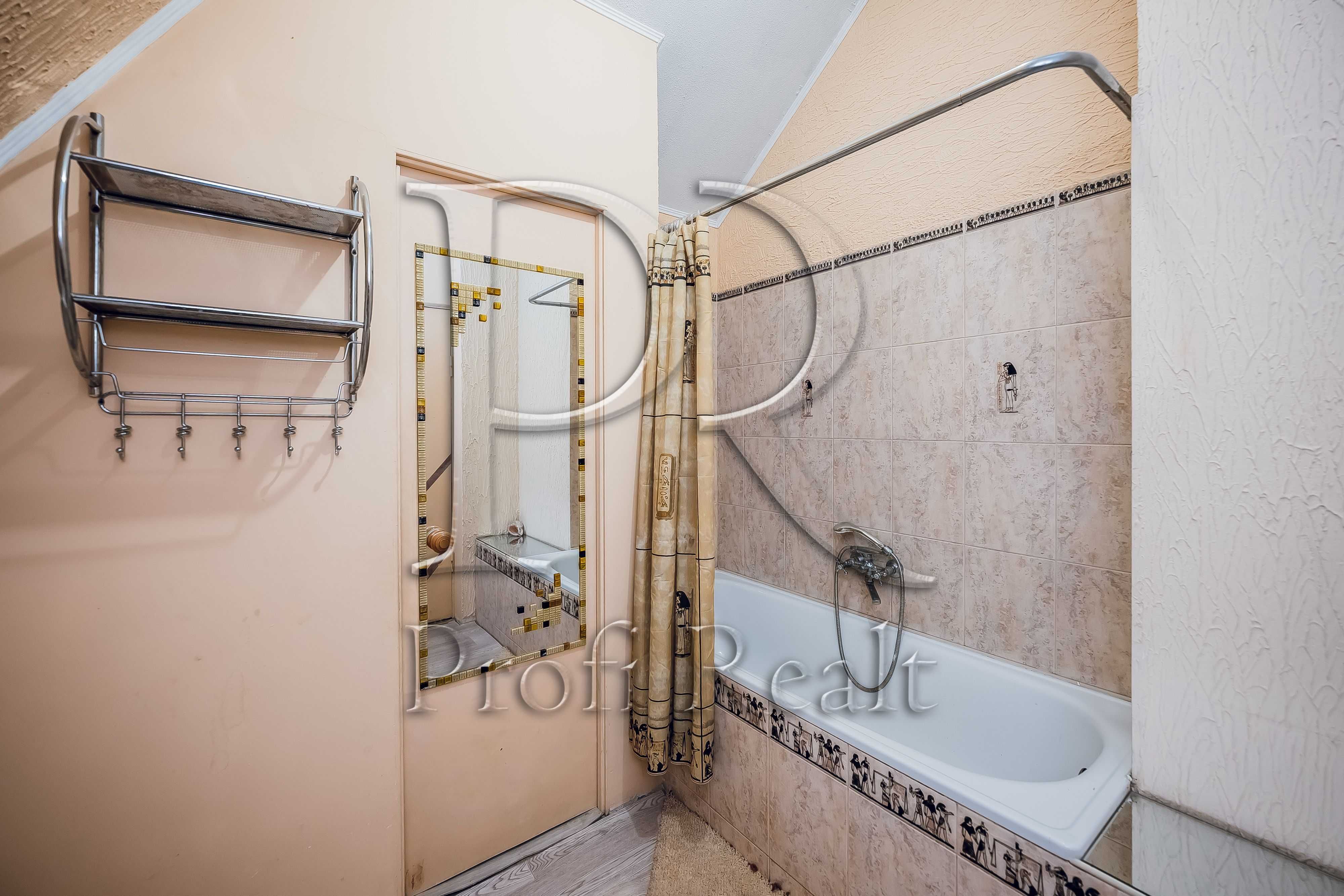 Продаж будинку 175 кв.м. в Дарницькому р-н, метро Славутич, Осокорки