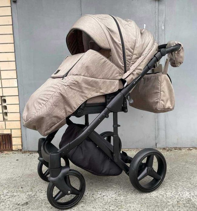 Дитячі коляски б/у 2 в 1.