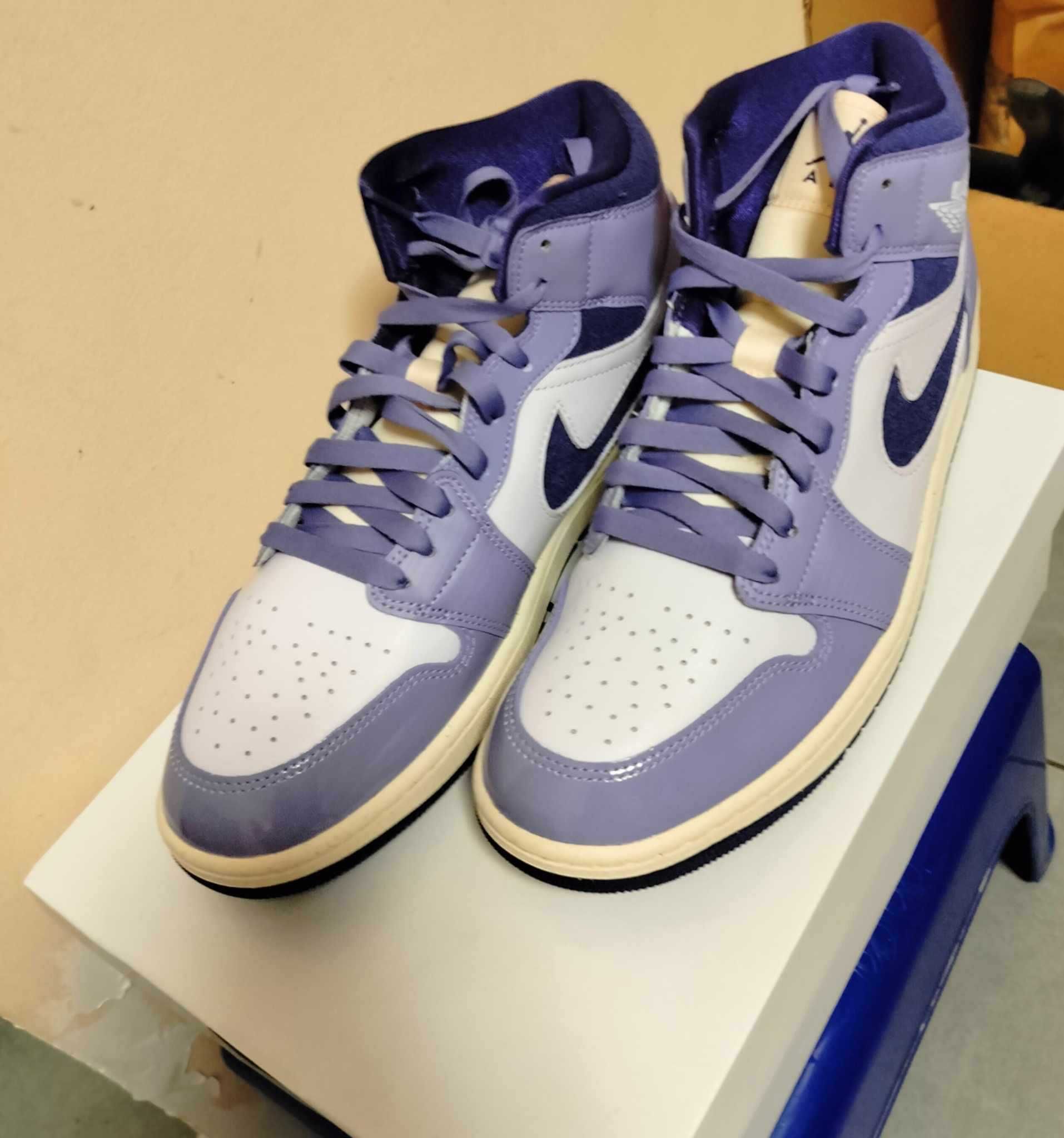 Jordan 1 Mid SE Chenille Sky J Light Purple