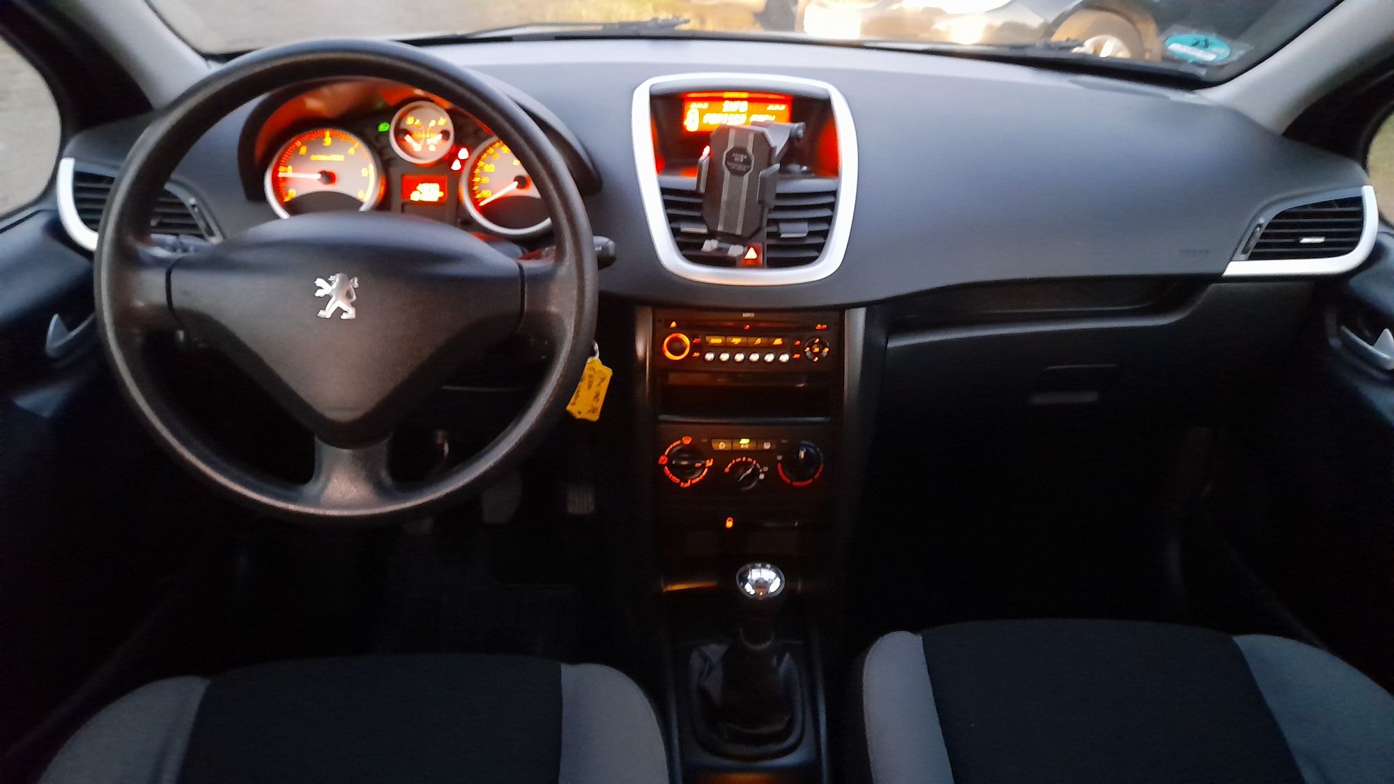 Peugeot 207 SW 1,6 HDI klima zarejestrowany 1 właściciel Prywatny !!