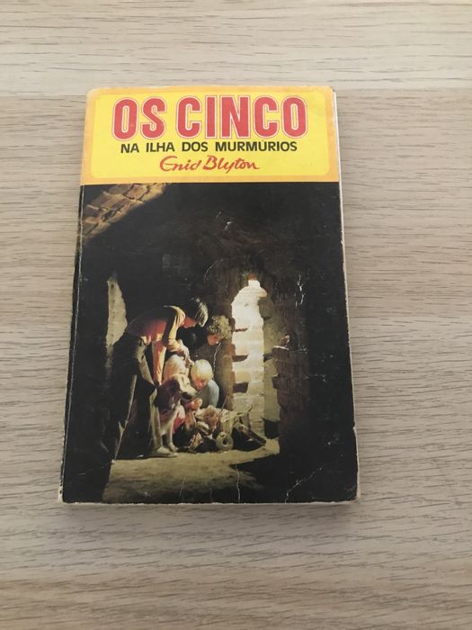 Os cinco na ilha dos murmurios
