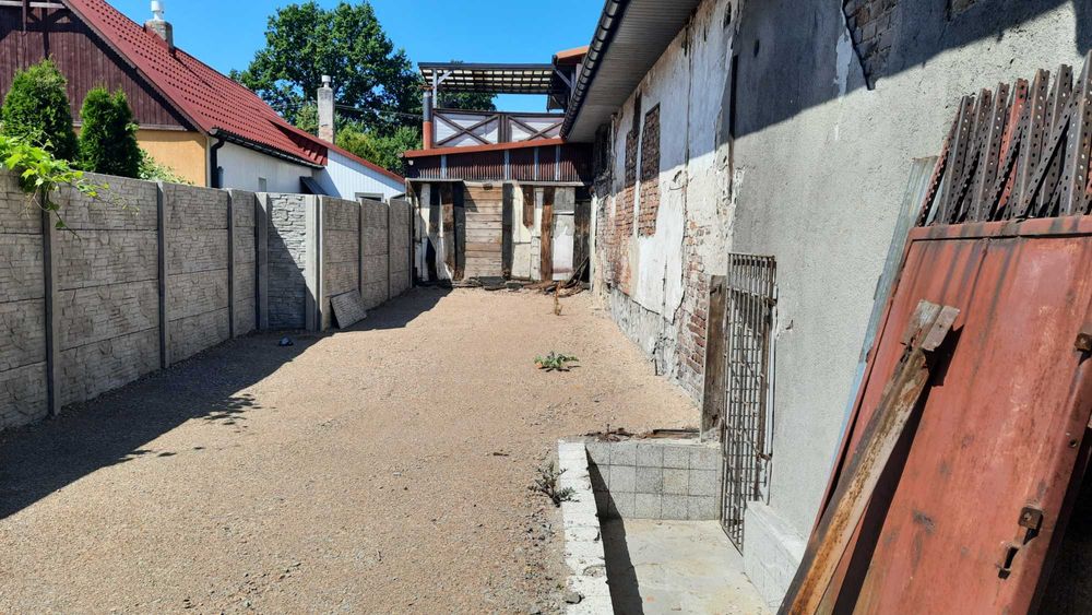 Lokal handlowy o pow. 110 m kw. położony w Tenczynku przy rynku