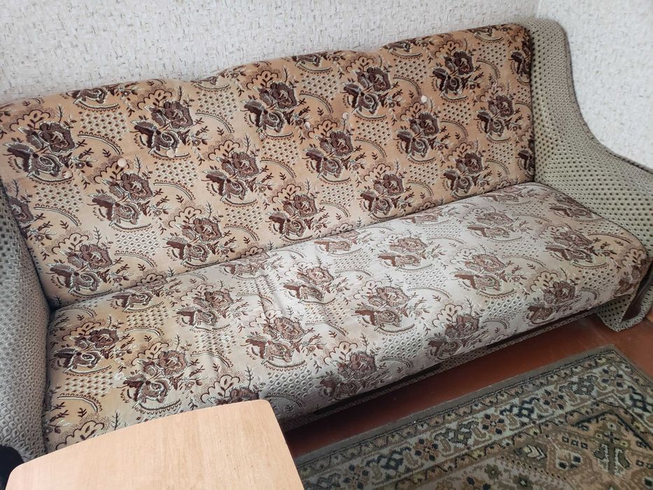 Продам диван книжка