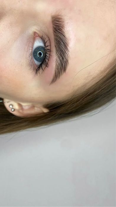 Брови/Окрашивание и ламинирование бровей