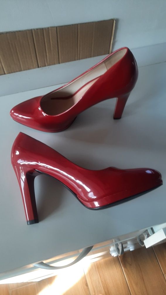 Buty damskie czerwone rozm 40