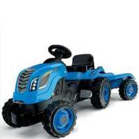 Niebieski traktor na pedały XL SMOBY z przyczepką