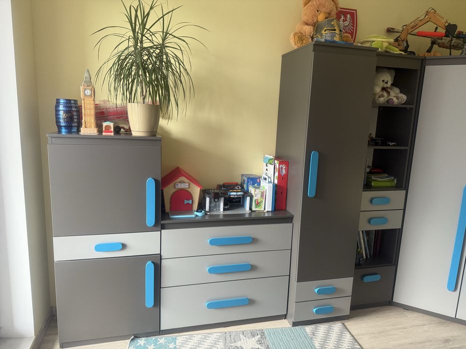 Zestaw mebli do pokoju dziecięcego / młodzieżowego - 6 elementów