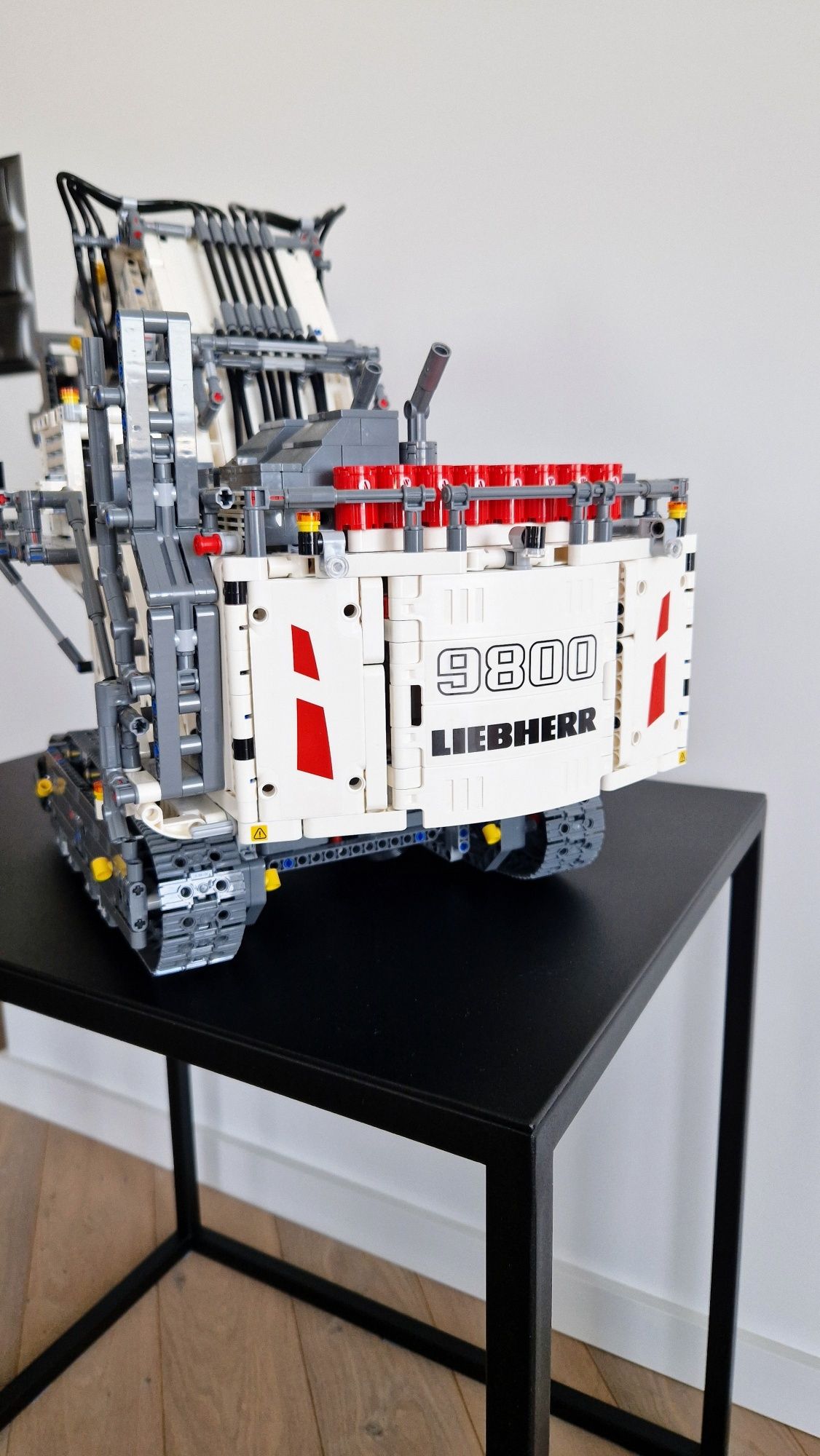 LEGO Technic Koparka LIEBHERR R 9800