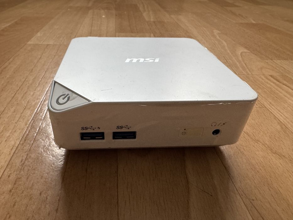 Komputer Mini-PC MSI Cubi 243WE (3215U/Intel HD Graphics/4GB/32GB)