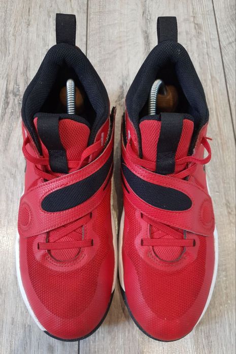 Баскетбольні кросівки “Nike team hustle big kidds”