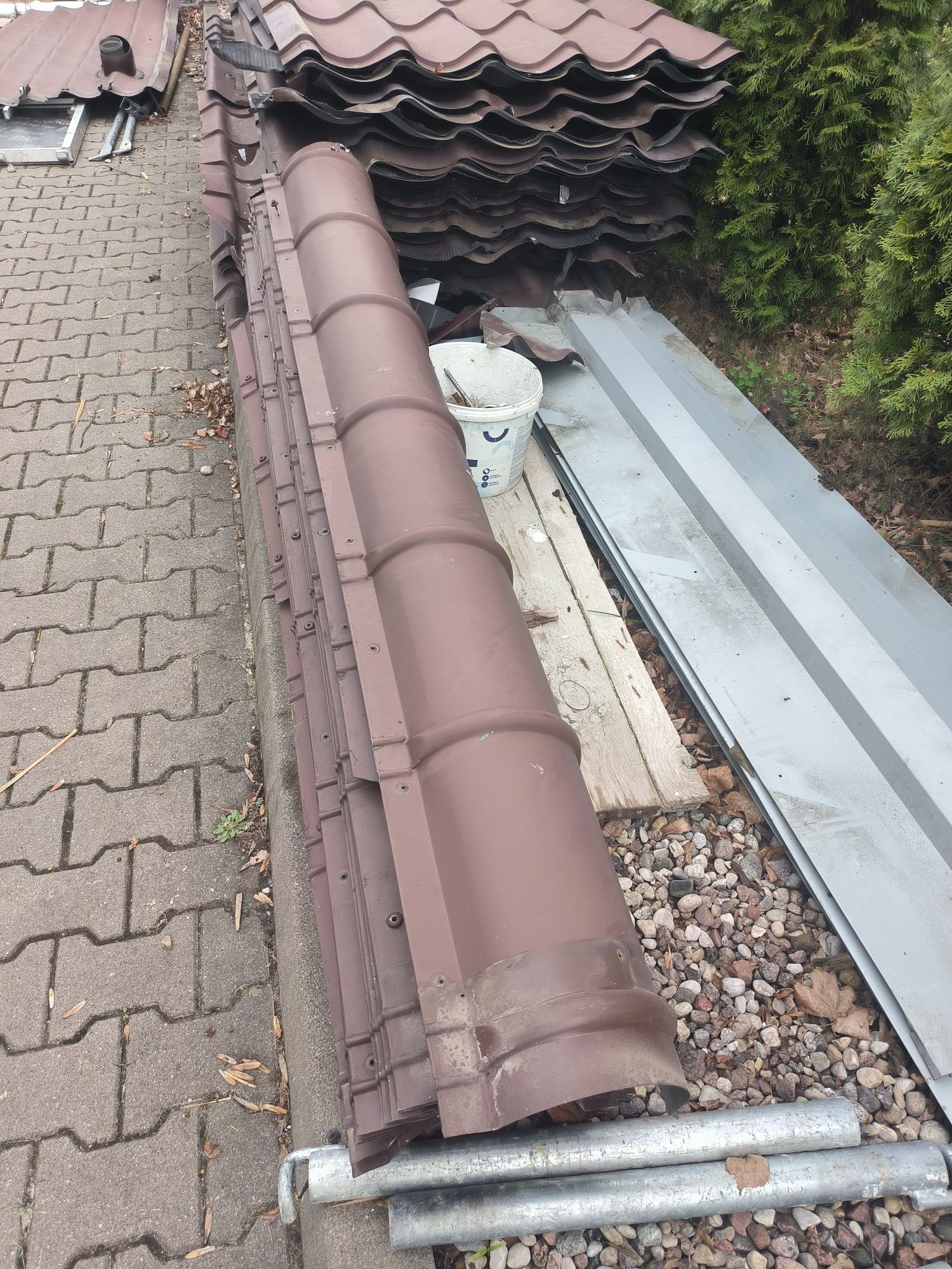 Gąsior do blachodachówki powlekany 0,5 mat brąz RAL 8017