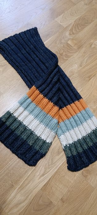 Шапка для хлопчика з шарфом