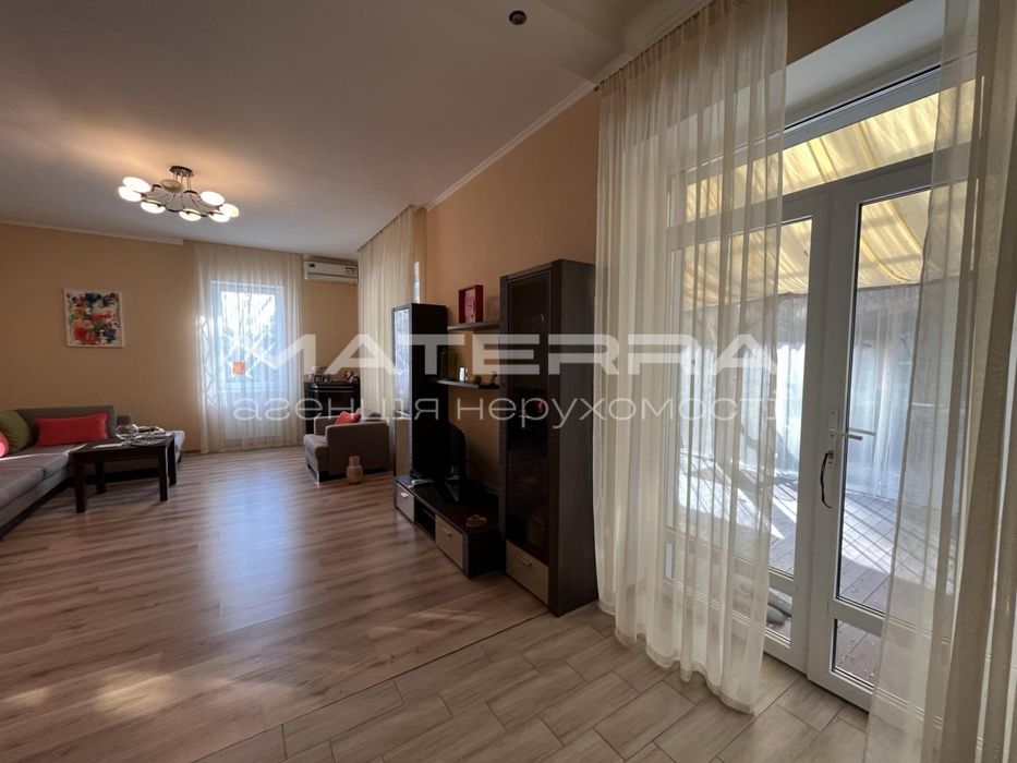 Продаж сучасного будинку в Забірʼє 1 лінія від лісу